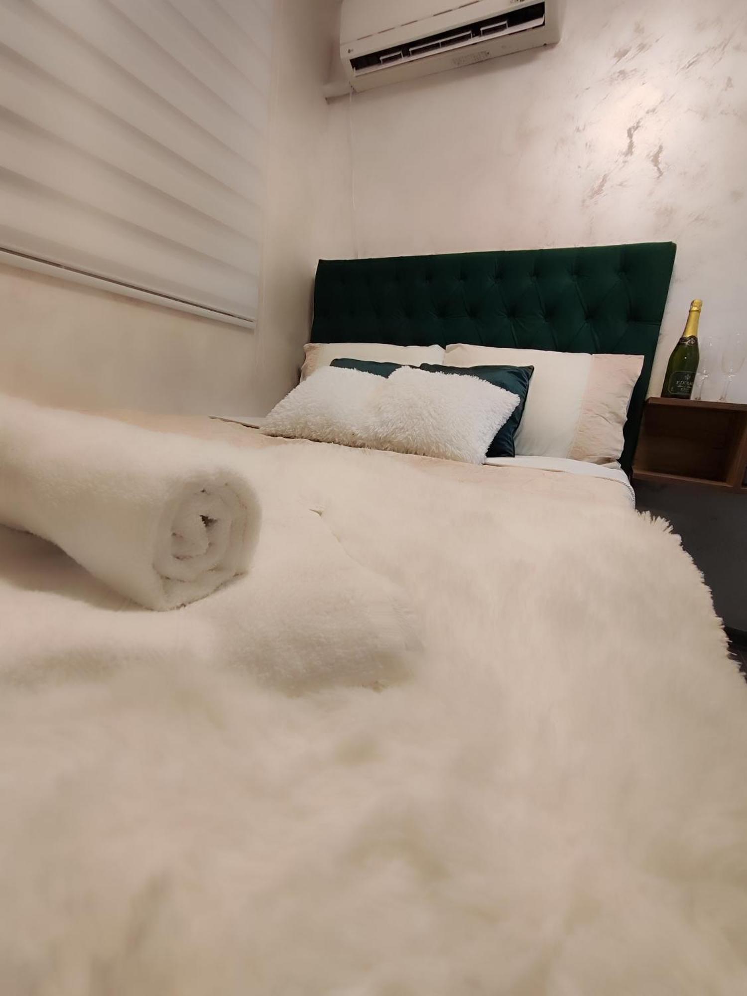 Studio Apartman Free Parking Rubikon Belgrad Exterior foto